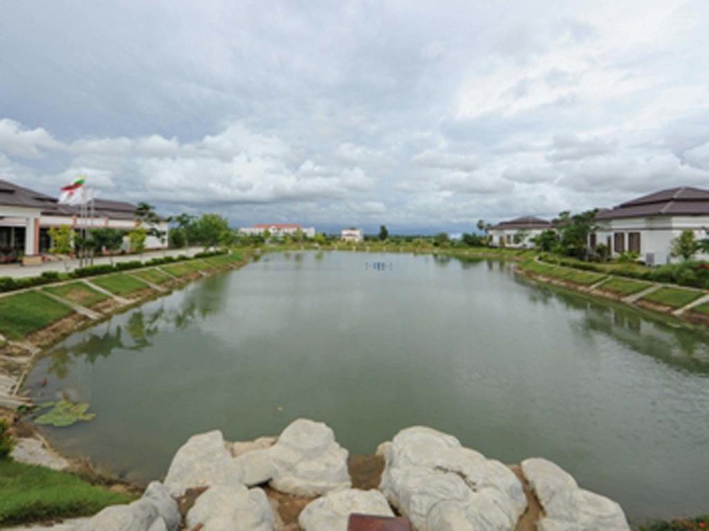 โรงแรมเดอะ โกลเด้น เลค Naypyidaw ภายนอก รูปภาพ